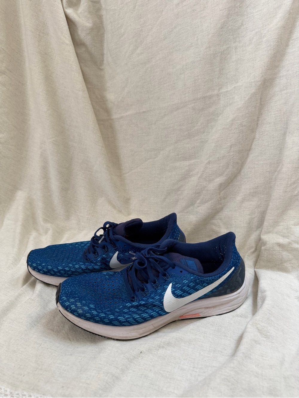Nike Men’s Navy Blue Running Shoes with White Swoosh